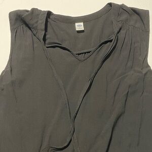 Old Navy Black Sleeveless V-Neck Tie-Front Blouse